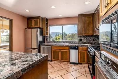 66 Martinez Court, Novato, CA 94945 - Photo 12