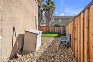 2042 Hamstead Ct, Vacaville, CA 95687 - Photo 12