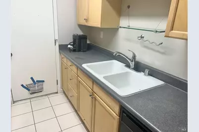 1040 Mohr Lane #C, Concord, CA 94518 - Photo 4