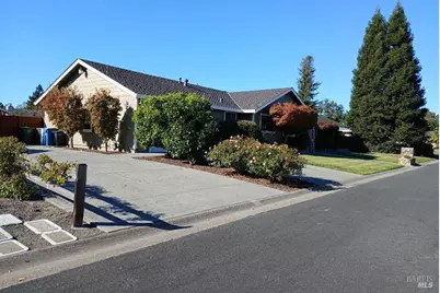 6133 Tamara Lane, Windsor, CA 95492 - Photo 2