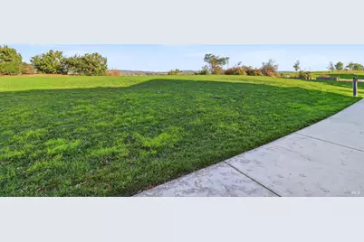 586 Sapphire Street, Petaluma, CA 94952 - Photo 48