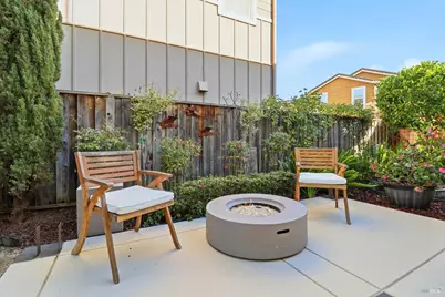 586 Sapphire Street, Petaluma, CA 94952 - Photo 36