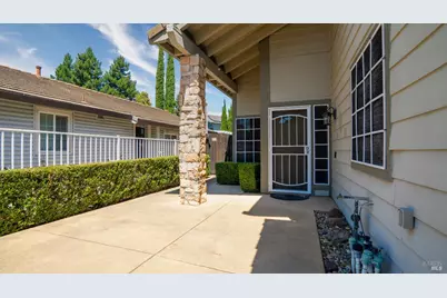 309 Regency Circle, Vacaville, CA 95687 - Photo 4