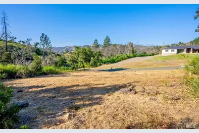 3927 Silver Fox Court, Santa Rosa, CA 95403 - Photo 2