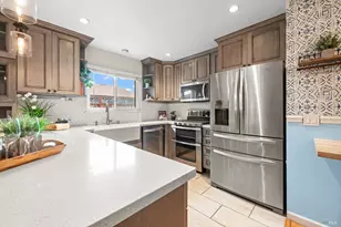 518 Courtyard Cir, Santa Rosa, CA 95407 - Photo 2