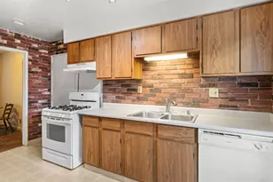 1047 E Tennessee Ct, Fairfield, CA 94533 - Photo 8