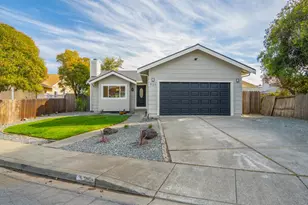 923 Steller Way, Suisun City, CA 94585 - Photo 2