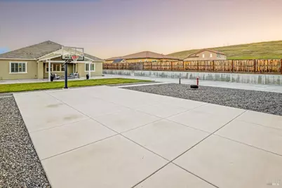 6006 Peacock Court, Vacaville, CA 95688 - Photo 48