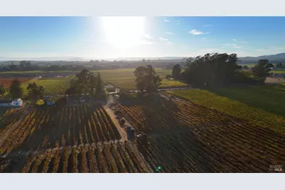 2110 Cuttings Wharf Road, Napa, CA 94559 - Photo 10