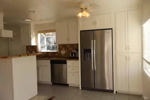 23 Anchor Dr, Suisun City, CA 94585 - Photo 4