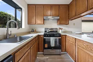 1733 Burgundy Pl, Santa Rosa, CA 95403 - Photo 4