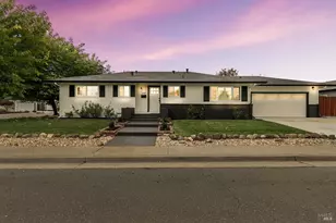 2001 Willow Dr, Petaluma, CA 94954 - Photo 2