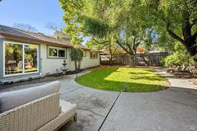 2309 Parkwood Court, Santa Rosa, CA 95409 - Photo 38
