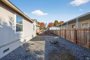 104 Leisure Park Cir, Santa Rosa, CA 95401 - Photo 10