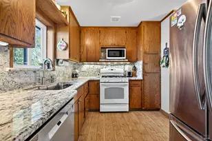 30 Manzanita Ave, Novato, CA 94945 - Photo 24