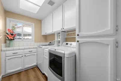 736 Dellwood Court, Vacaville, CA 95688 - Photo 52