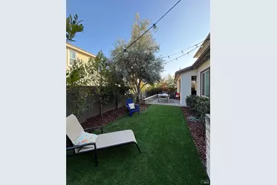 813 Cosmos Drive, Vacaville, CA 95687 - Photo 2