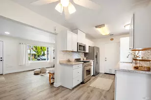 2561 Pacific St, Napa, CA 94558 - Photo 12