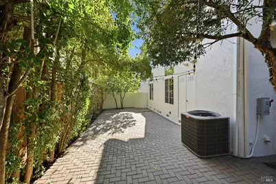 28 S Newport Drive, Napa, CA 94559 - Photo 20