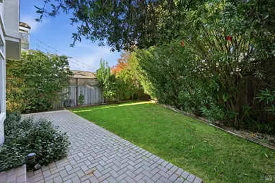 28 S Newport Drive, Napa, CA 94559 - Photo 18