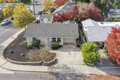 1295 Hemlock Street, Napa, CA 94559 - Photo 2