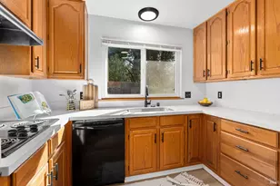 729 Brookside Dr, Vacaville, CA 95688 - Photo 8