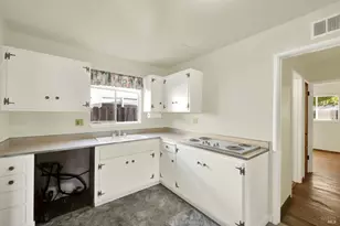 640 S Minahen St, Napa, CA 94559 - Photo 12