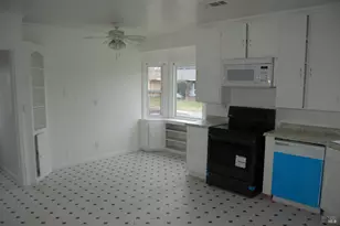 148 N 3rd St, Rio Vista, CA 94571 - Photo 6