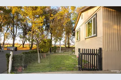 401 Frisbie Avenue, Santa Rosa, CA 95407 - Photo 42