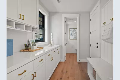 31 Erin Drive, San Rafael, CA 94903 - Photo 6