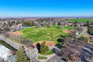 255 E Chestnut St, Dixon, CA 95620 - Photo 76