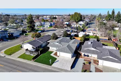 255 E Chestnut Street, Dixon, CA 95620 - Photo 6