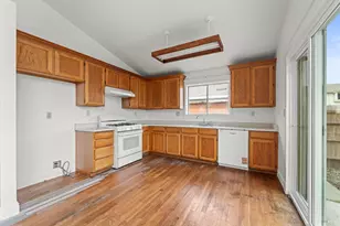 1120 Camellia Ln, Suisun City, CA 94585 - Photo 12