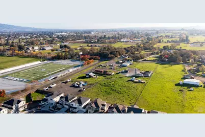 671 Bellevue Avenue, Santa Rosa, CA 95407 - Photo 6