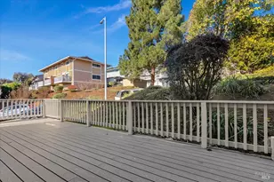 100 Sunset Cir, Benicia, CA 94510 - Photo 2