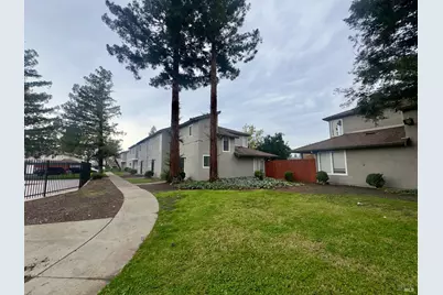 1970 Grande Circle #9, Fairfield, CA 94533 - Photo 2