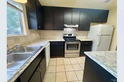 1970 Grande Circle #9, Fairfield, CA 94533 - Photo 4