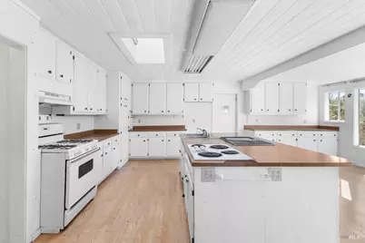 10650 Woodside Drive, Forestville, CA 95436 - Photo 10