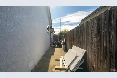 70 Manzanita Drive, Vacaville, CA 95688 - Photo 26