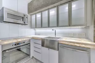 6363 Christie Ave, Emeryville, CA 94608 - Photo 10