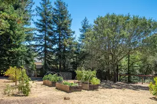 219 Burgundy Rd, Healdsburg, CA 95448 - Photo 32