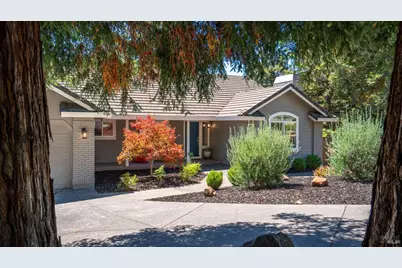 219 Burgundy Road, Healdsburg, CA 95448 - Photo 2