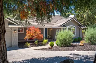 219 Burgundy Rd, Healdsburg, CA 95448 - Photo 2