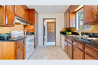1680 Russell Avenue, Santa Rosa, CA 95403 - Photo 4
