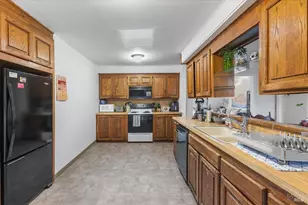 911 Harold Ln, Healdsburg, CA 95448 - Photo 12