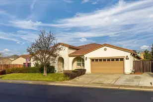 2036 Newcastle Dr, Vacaville, CA 95687 - Photo 2