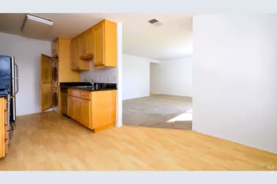 900 Cambridge Drive #114, Benicia, CA 94510 - Photo 2