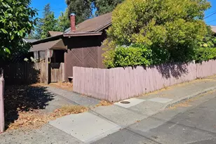 523 Center St, Healdsburg, CA 95448 - Photo 6