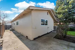 1012 Sparrow Ln, Fairfield, CA 94533 - Photo 46