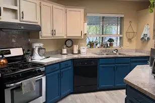 57 W Napa Dr, Petaluma, CA 94954 - Photo 14